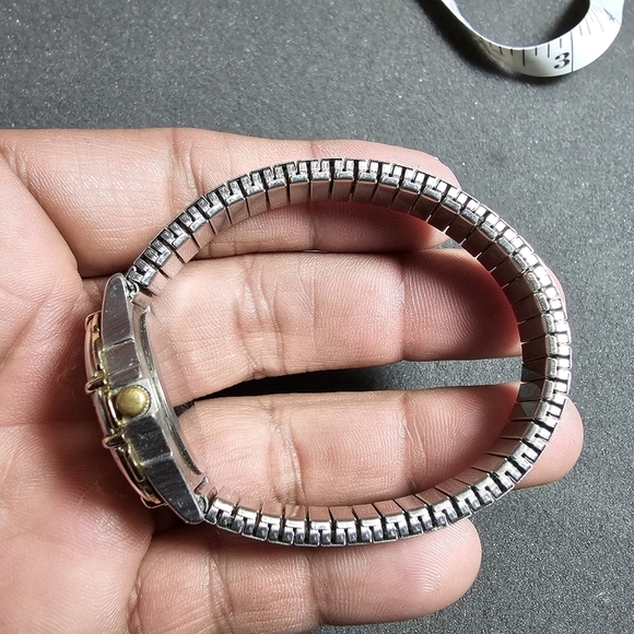 Timex Indiglo WR 30M Two Tone Quartz Analog Women's Watch Working Stretch Band s - Picture 6 of 10